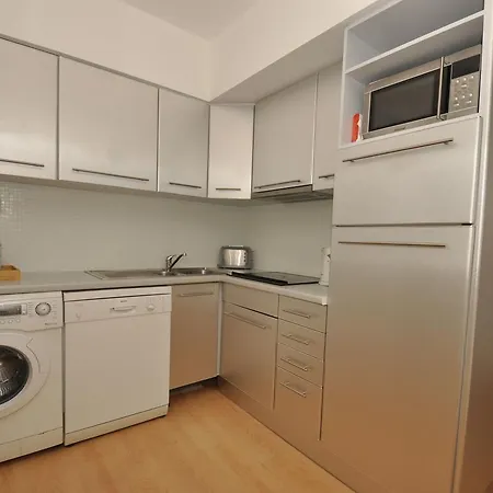 1 Bedroom Ground Floor At The Marina De Apartment